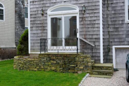 Fieldstone Planter and Steps with Bluestone Top