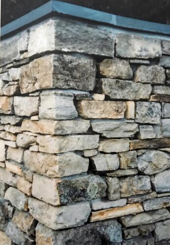 Fieldstone BBQ with Bluestone Cap